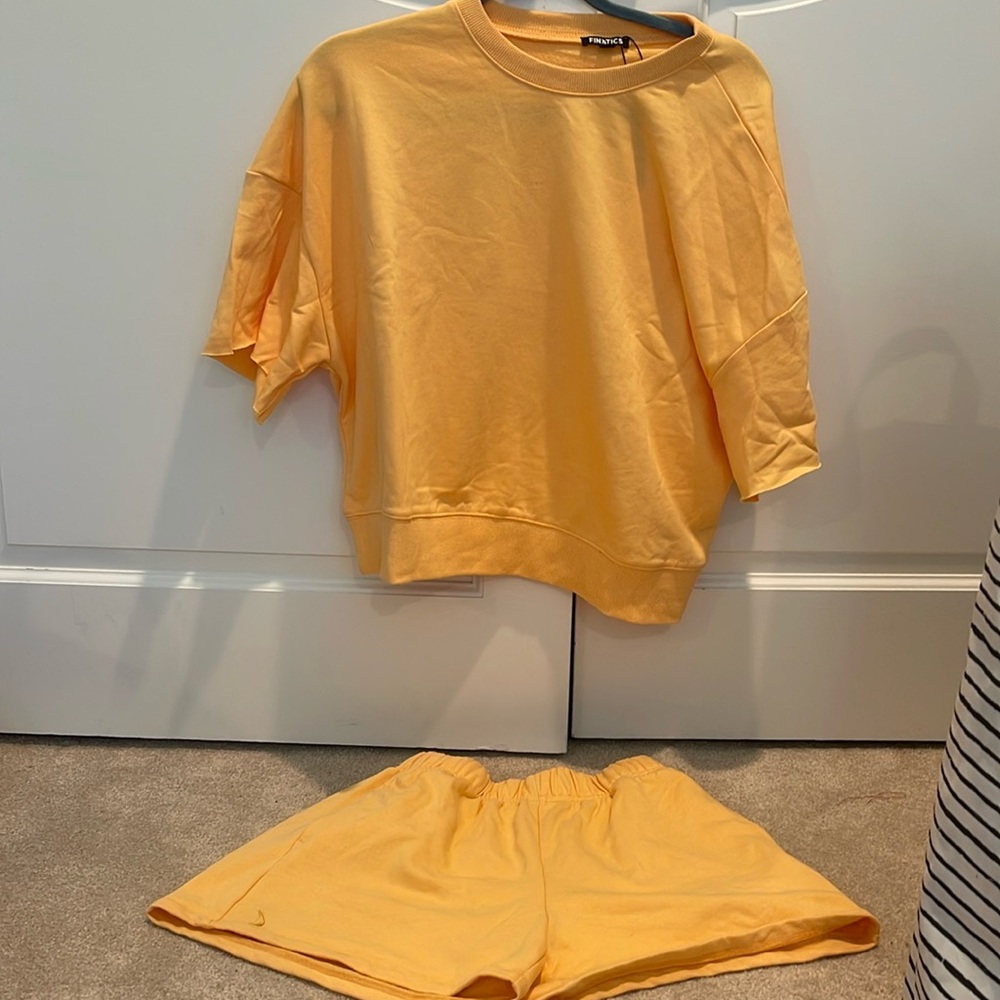 Finatics Set Size Medium (Half New)